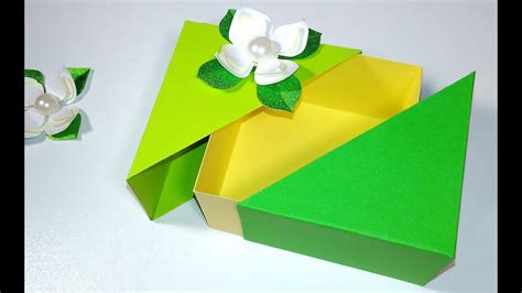 unique gift boxes with lids.